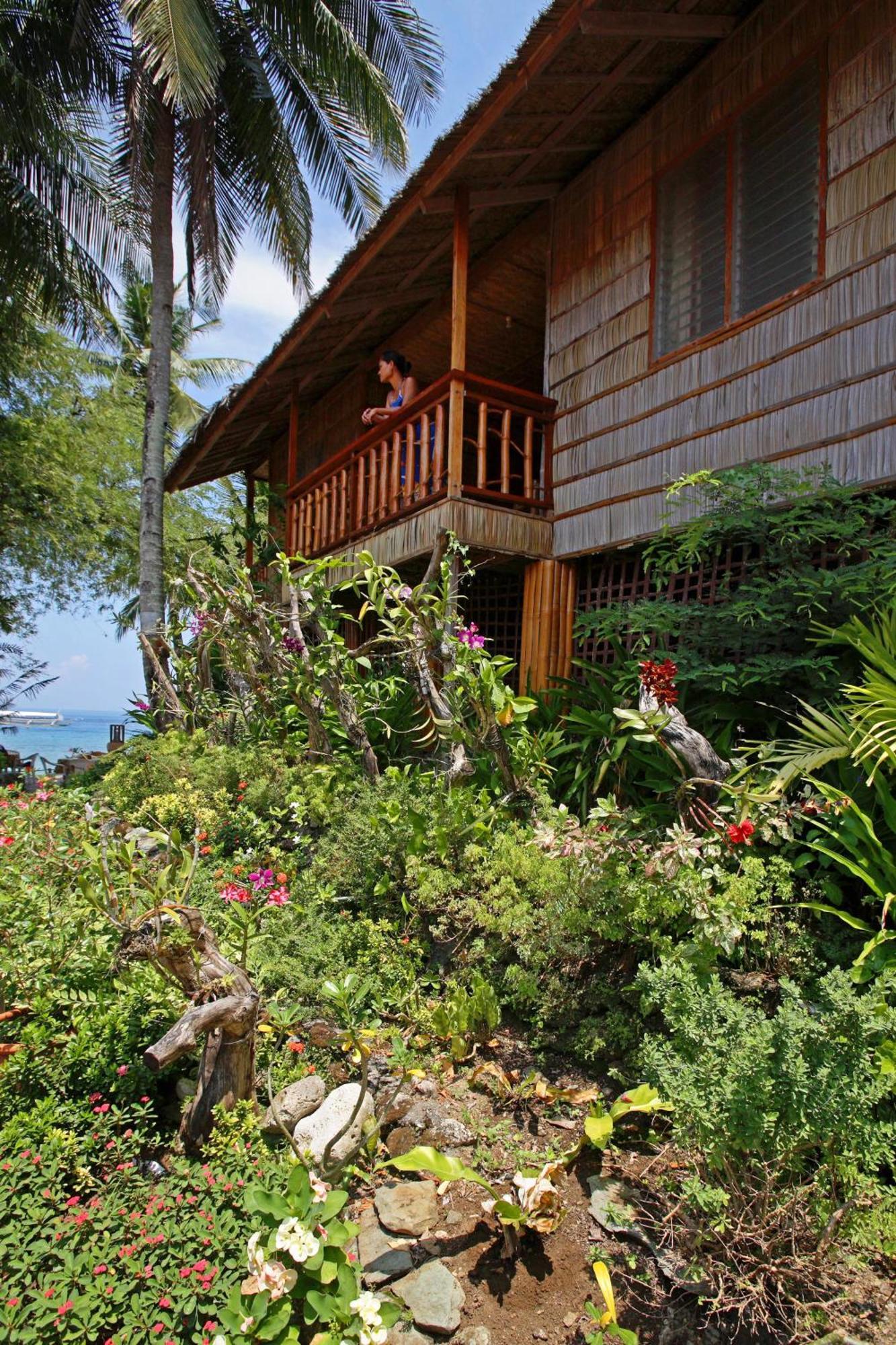 El Galleon Beach Resort Puerto Galera Exterior photo